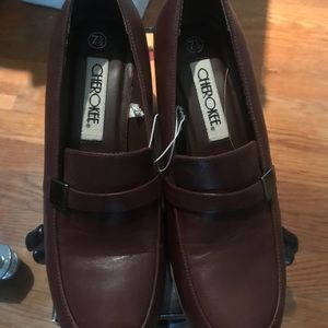 New  brown 71/2 Cherokee shoes 👞 never worn